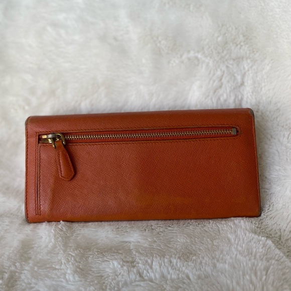 100% Authentic Prada Milano Bow wallet - Picture 3 of 3